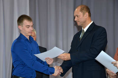 Владимир Лакунин наградил победителей Фестиваля молодежных инновационных проектов в поддержку молодых специалистов