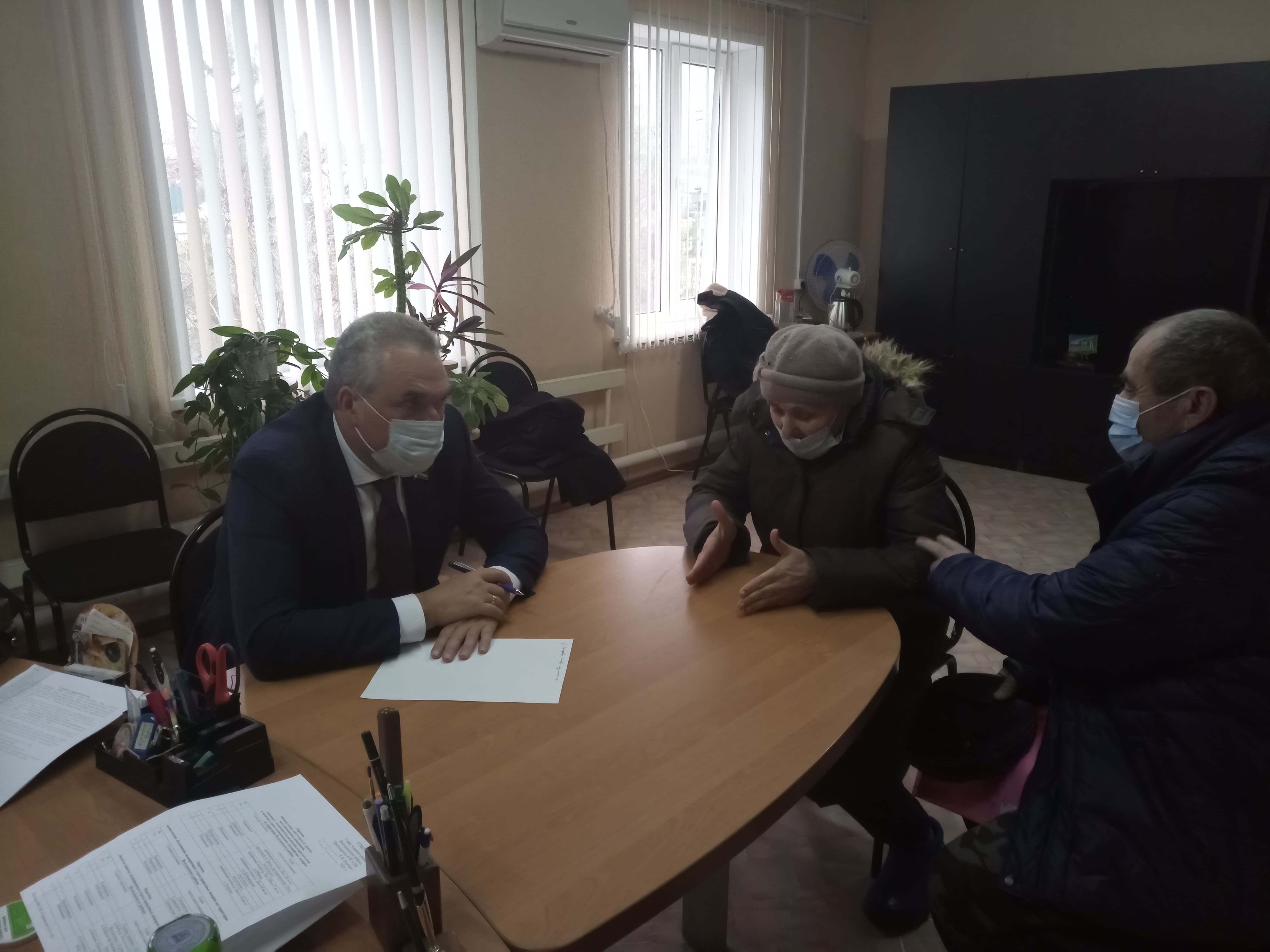 Виктор Халын провел прием граждан в Волгодонском районе
