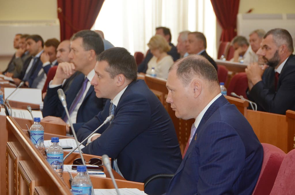 44-е заседание ЗСРО: Донские депутаты обратились в Конституционный Суд России 44-е заседание ЗСРО: Донские депутаты обратились в Конституционный Суд России