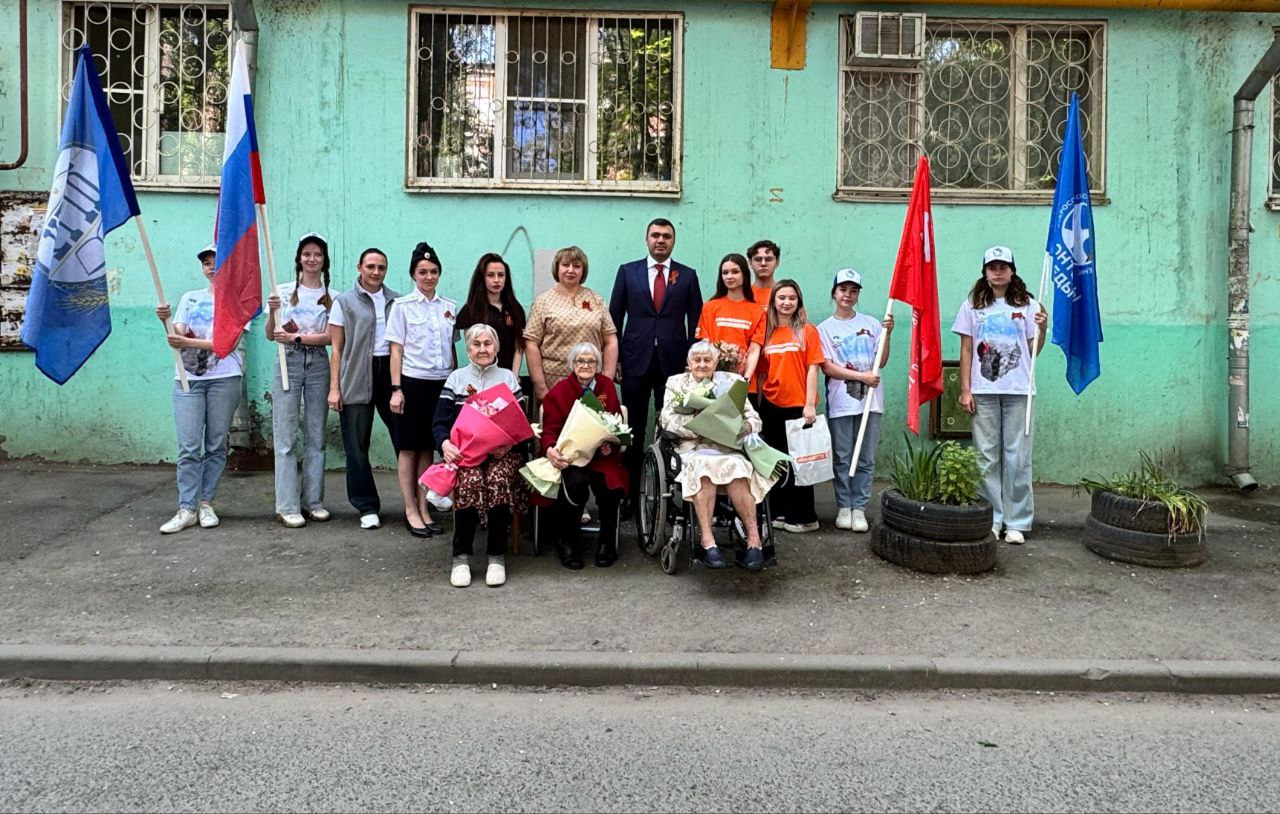 Раджив Мирзалиев в Ростове-на-Дону поздравил с Днем Победы ветеранов Великой Отечественной войны 