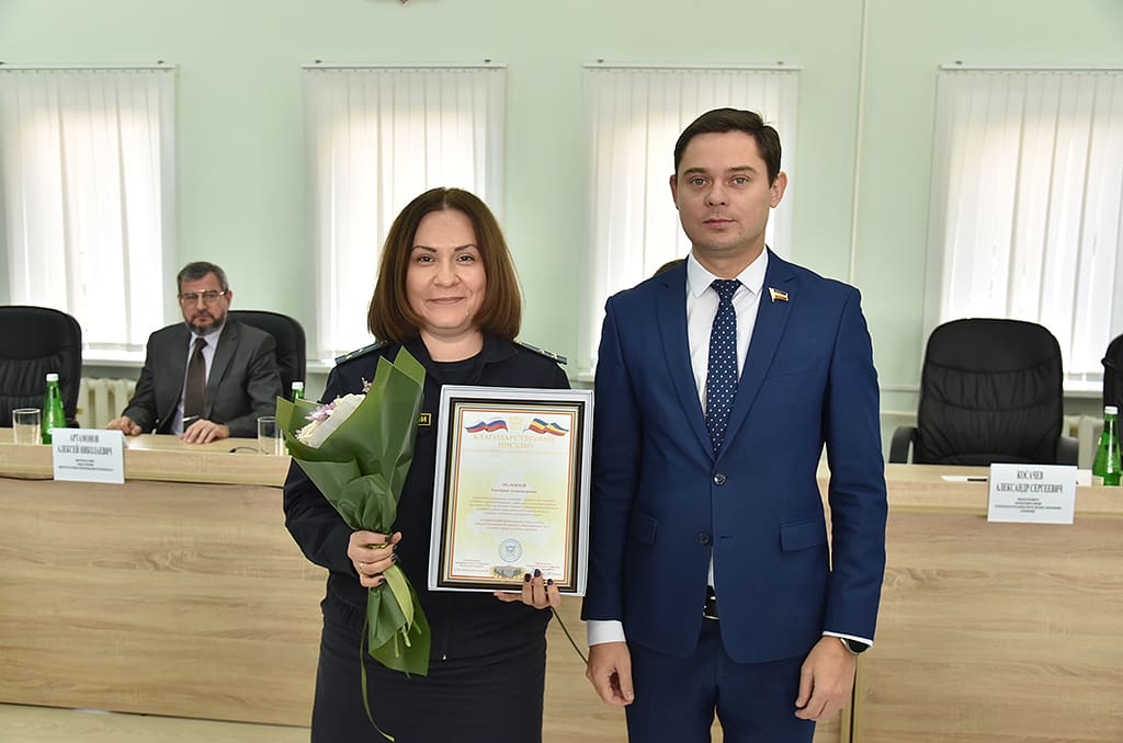 Александр Косачев поздравил с профессиональным праздником судебных приставов 