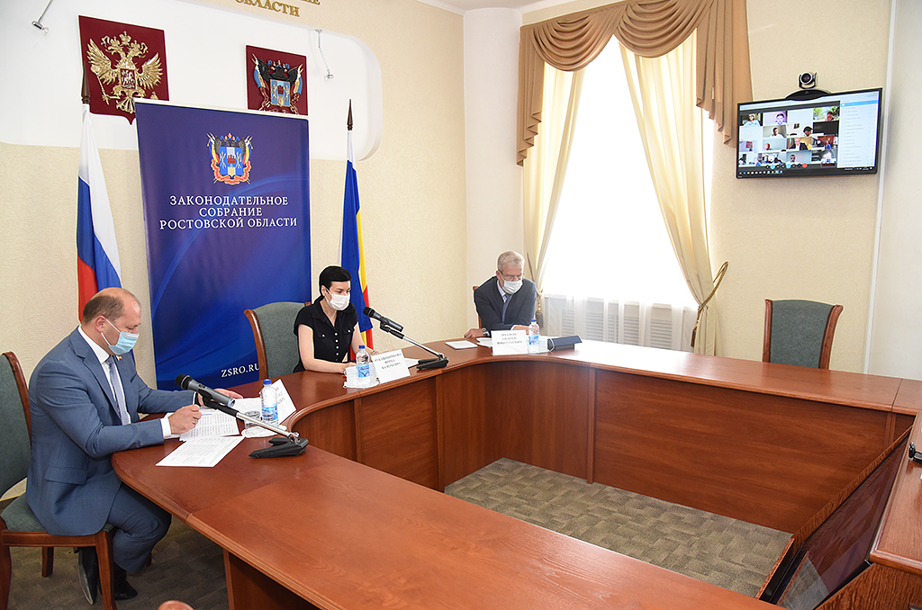 Работу такси намерены законодательно урегулировать на федеральном уровне Работу такси намерены законодательно урегулировать на федеральном уровне