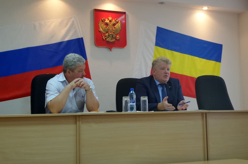Максим Щаблыкин провел встречу с депутатами, главами поселений и молодежью Багаевского района