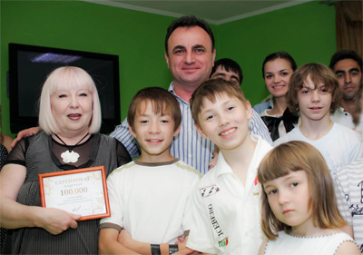 Арутюн Сурмалян поздравил воспитанников детского дома