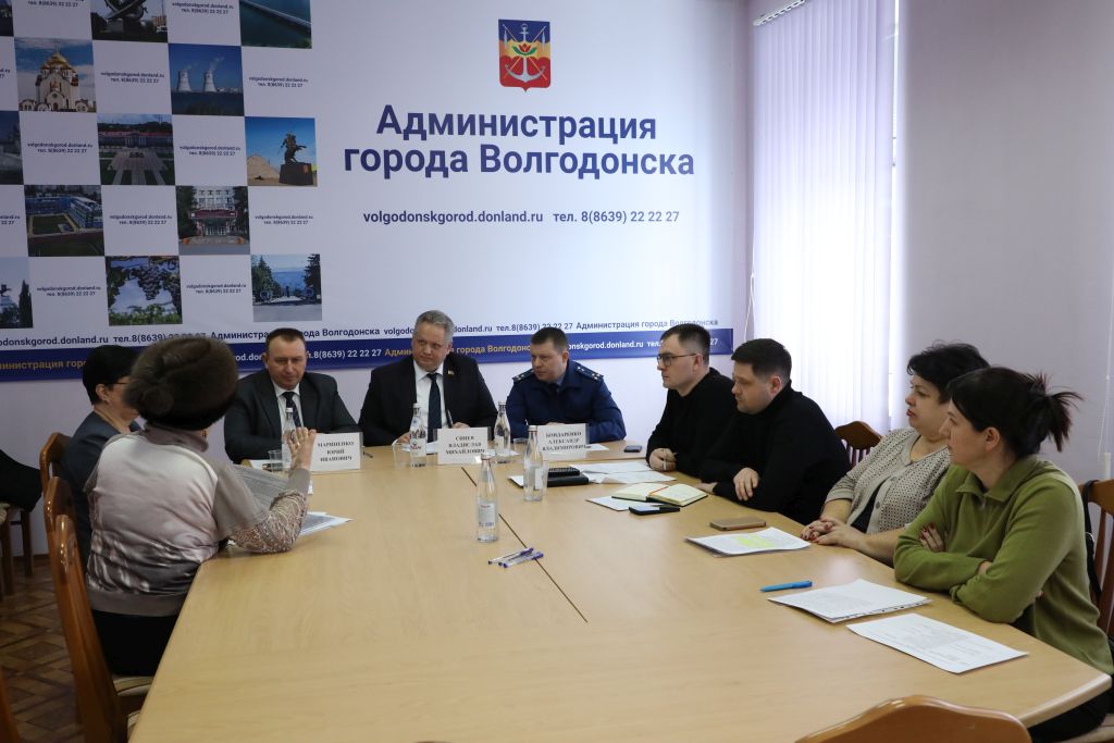 Владислав Синёв провел прием граждан в Волгодонске
