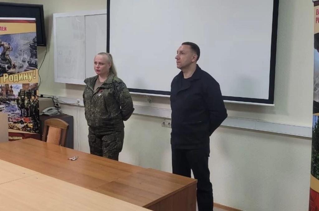 Максим Гелас провел «Урок мужества» для учащихся Ростовского колледжа культуры