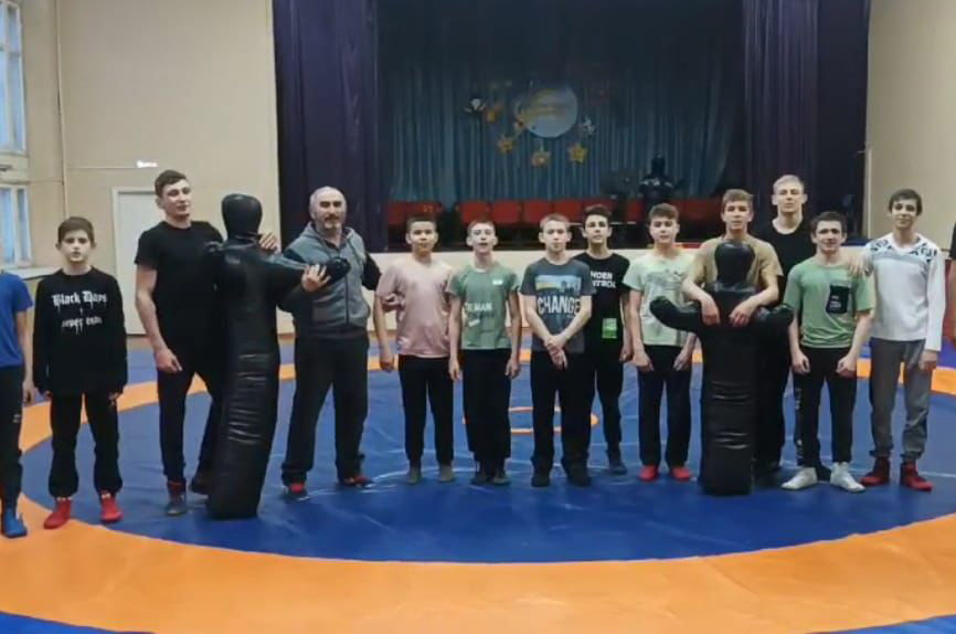 Анна Касьяненко приобрела инвентарь для спортивной школы в Зернограде 