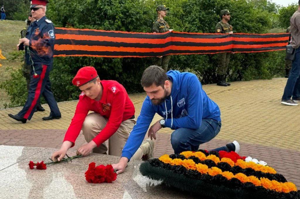 Николай Ромашенко почтил память жертв фашизма в «Змиевской балке»