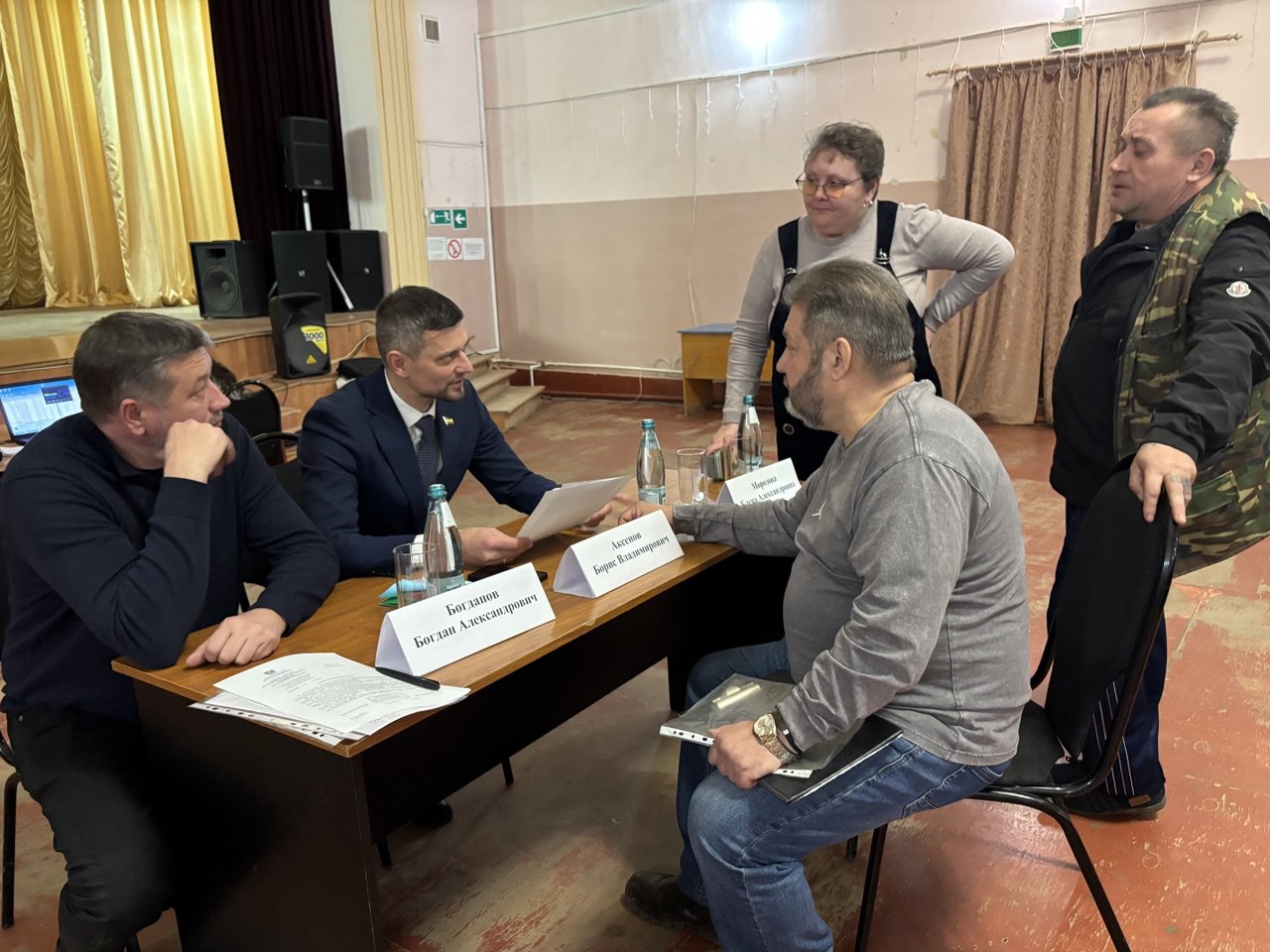 Борис Аксенов провел прием граждан в хуторе Путь Правды Зерноградского района