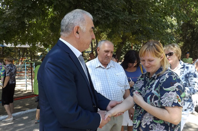 Депутат Асланбек Джиоев встретился с украинскими беженцами