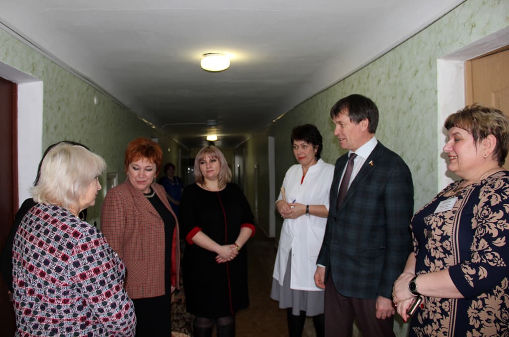 Сергей Суховенко посетил социально значимые учреждения в пос. Быстрогорский Тацинского района
