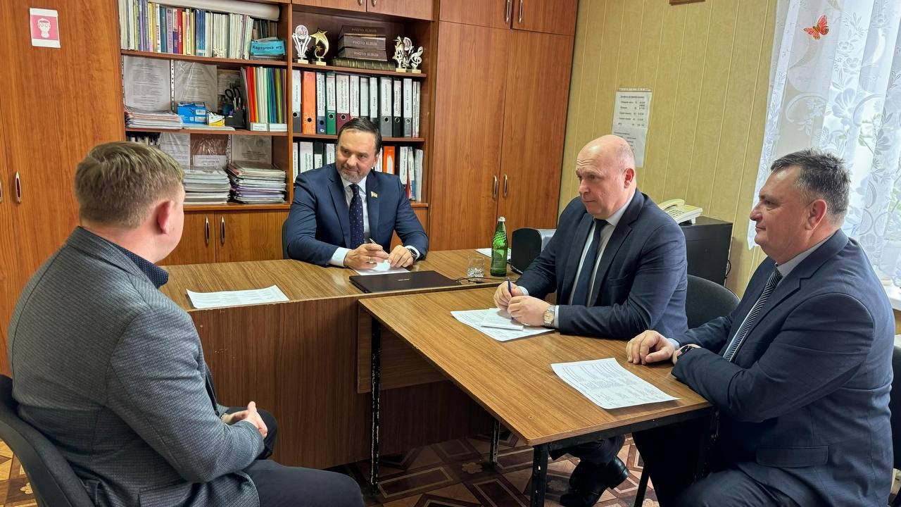 Александр Ремета провел прием граждан в Верхнесоленовском сельском поселении Веселовского района 