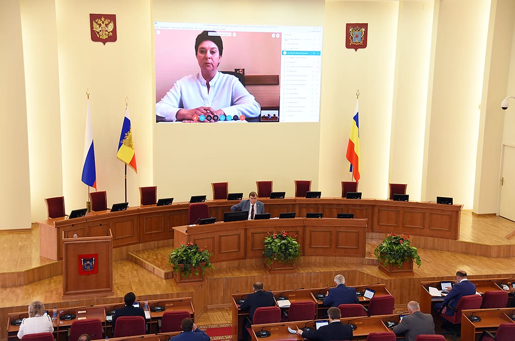 24-е заседание ЗС РО: На решение социальных вопросов до конца года дополнительно будет направлено 3,3 млрд рублей