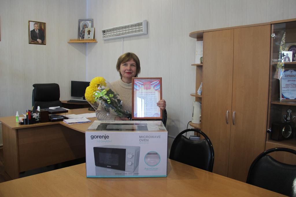 Депутат Сергей Ковалев поздравил с праздником многодетных мам 