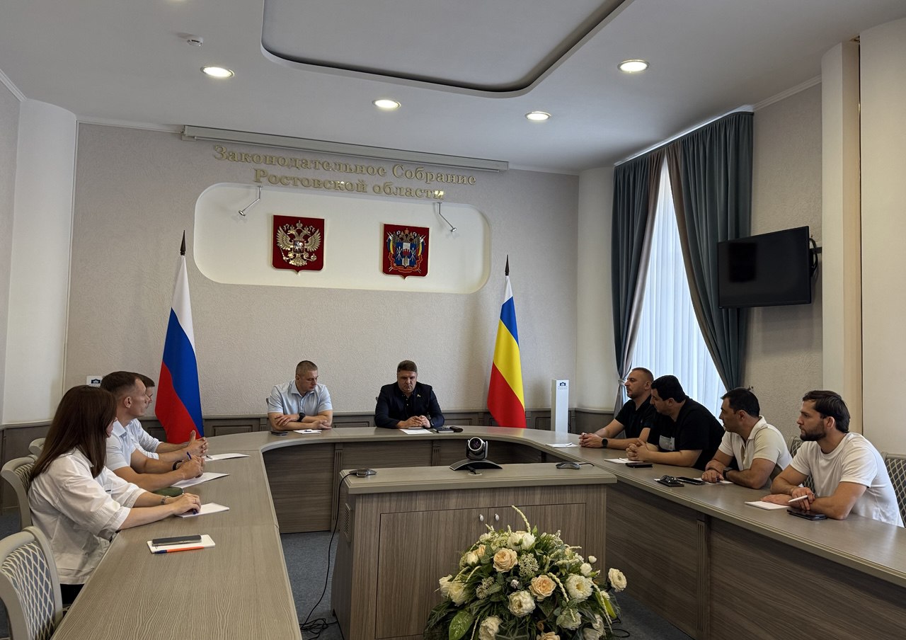 В новом учебном году в 30 школах Ростовской области пройдут мастер-классы по самбо 