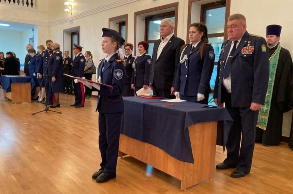 В Мариинской гимназии Белокалитвинского казачьего кадетского корпуса состоялось приведение воспитанниц к Кодексу Чести