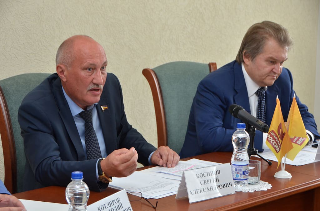 Сергей Косинов представил отчет деятельности фракции «Справедливая Россия» за 2015 год Сергей Косинов представил отчет деятельности фракции «Справедливая Россия» за 2015 год