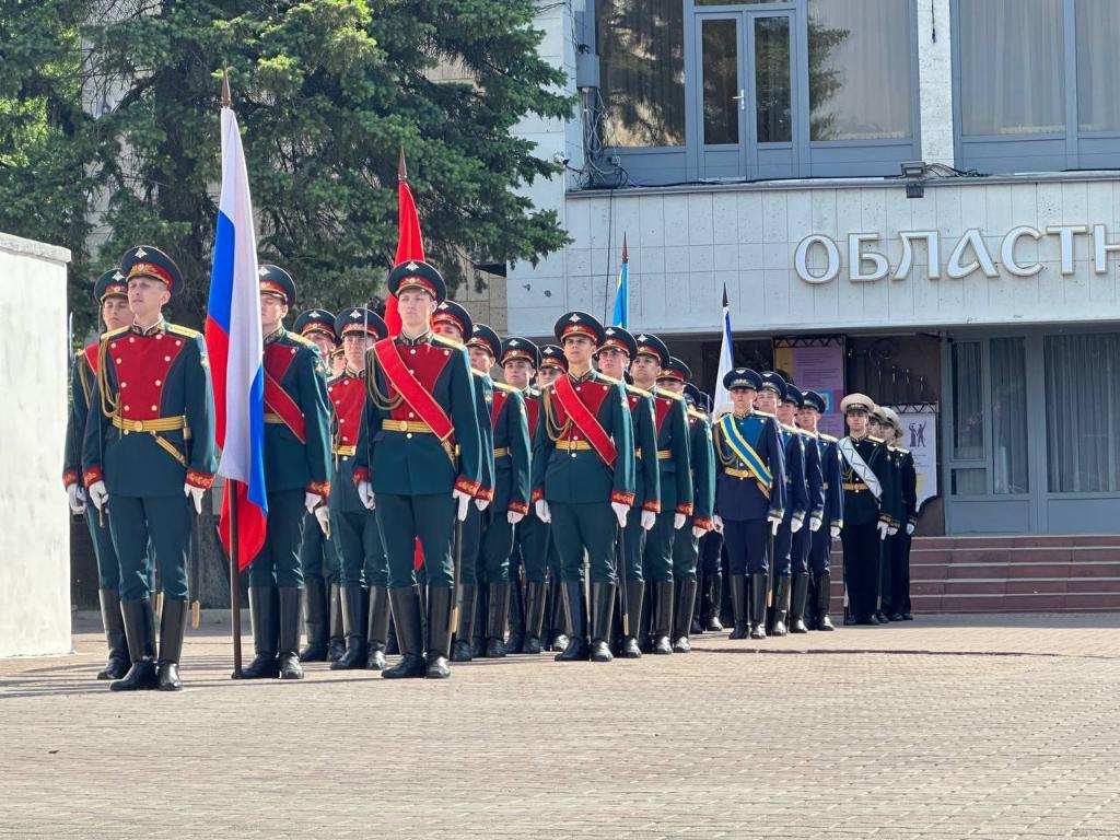 В Ростове-на-Дону в преддверии Дня Победы состоялось возложение цветов к  мемориальному комплексу «Павшим воинам»