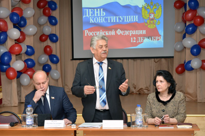 Николай Шевченко провел открытый урок, посвященный Дню Конституции России