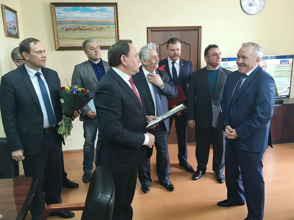 Депутаты Законодательного Собрания поздравили Вячеслава Ковалева с юбилеем