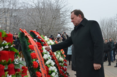 Председатель Законодательного Собрания Ростовской области Виктор Дерябкин почтил память воинов-интернационалистов