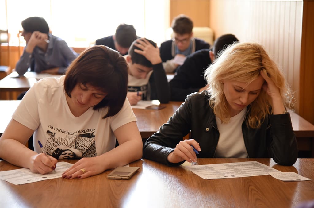 Петр Толстой поблагодарил Председателя донского парламента за высокий уровень проведения акции «Тест по истории Великой Отечественной войны» Петр Толстой поблагодарил Председателя донского парламента за высокий уровень проведения акции «Тест по истории Великой Отечественной войны»