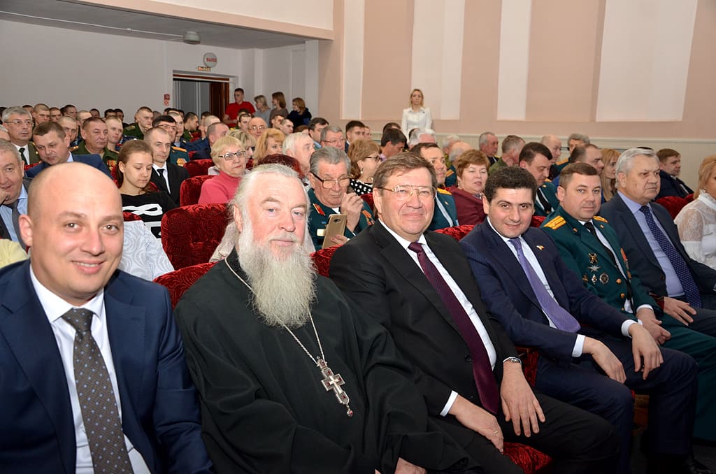 Саркис Гогорян поздравил ветеранов и военнослужащих с Днем защитника Отечества