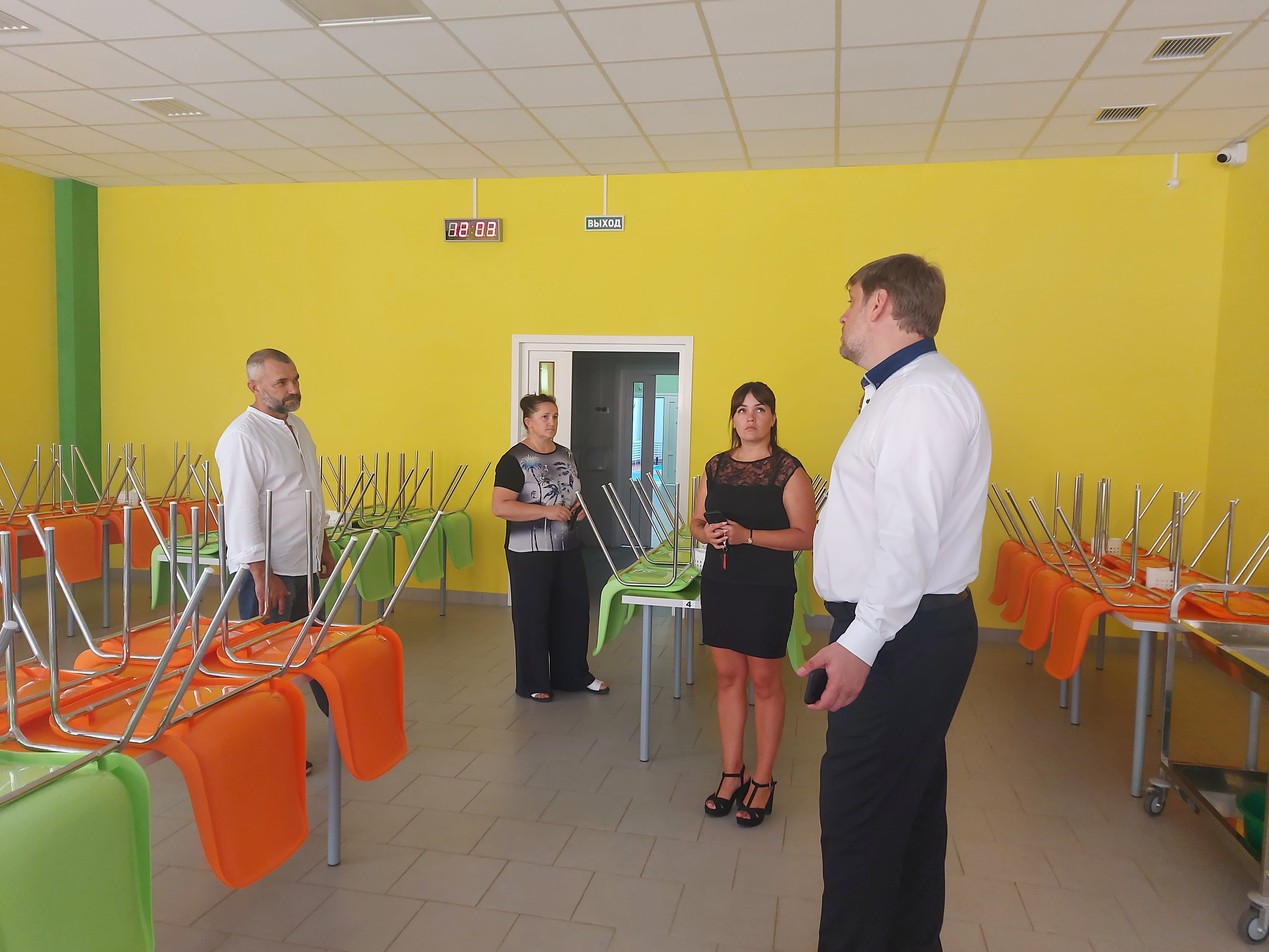 Валерий Шевченко посетил новую школу и туристический комплекс  в Багаевском районе