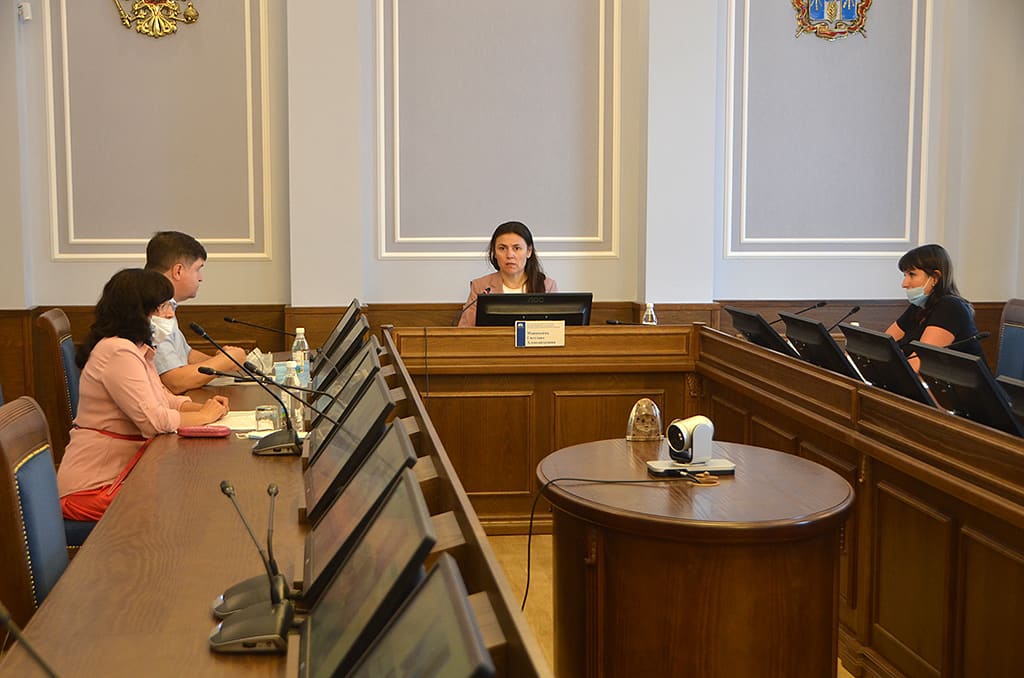 Депутаты обсудили функционирование образовательного комплекса Ростовской области в новых условиях Депутаты обсудили функционирование образовательного комплекса Ростовской области в новых условиях