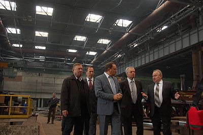 ВИКТОР ДЕРЯБКИН ВРУЧИЛ ПОЧЕТНЫЕ ГРАМОТЫ СОТРУДНИКАМ ОАО «РЕЗМЕТКОН» ВИКТОР ДЕРЯБКИН ВРУЧИЛ ПОЧЕТНЫЕ ГРАМОТЫ СОТРУДНИКАМ ОАО «РЕЗМЕТКОН»