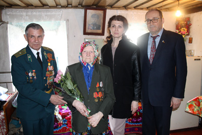 Александр Михалев поздравил с 90-летием ветерана Великой Отечественной войны