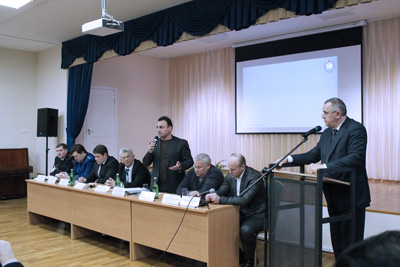 Николай Шевченко и Арутюн Сурмалян приняли участие в отчетной встрече главы администрации Железнодорожного района с местными жителями Николай Шевченко и Арутюн Сурмалян приняли участие в отчетной встрече главы администрации Железнодорожного района с местными жителями