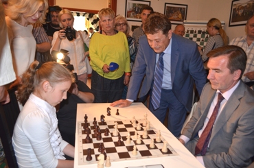 Екатерина Стенякина приняла участие в открытии школы «Планета шахмат»