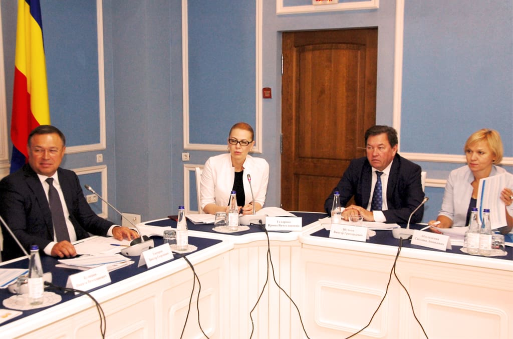 Обсуждается пакет предложений по внесению изменений в федеральный закон о розничных рынках Обсуждается пакет предложений по внесению изменений в федеральный закон о розничных рынках