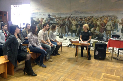 Депутат Донского парламента Екатерина Стенякина встретилась с активом молодежи города Шахты