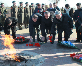 Николай Шевченко и Арутюн Сурмалян приняли участие в торжественной церемонии по случаю Дня Защитника Отечества