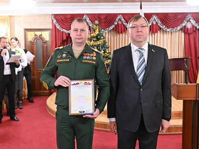 Изображение новости Поздравление военнослужащих и членов их семей с новогодними праздниками №5