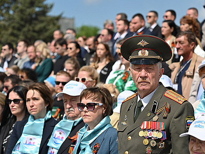 Изображение новости В Ростове-на-Дону состоялся военный парад, посвященный 80-летию Победы в Великой Отечественной войне №26