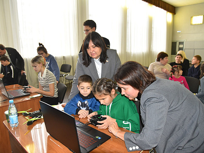 Ирина Жукова и Анна Андреева провели мастер-класс для воспитанников детских домов по пилотированию беспилотников