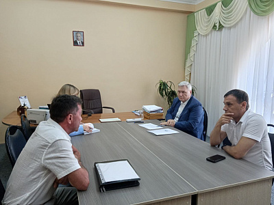 Сергей Михалев провел личный прием граждан в городе Гуково 