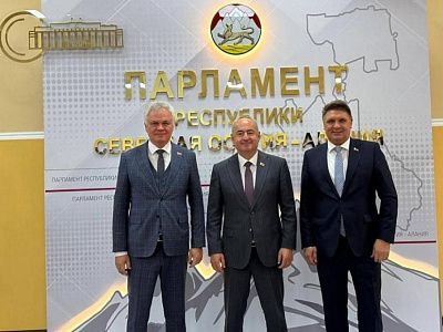 Владимир Влазнев поздравил Парламент Республики Северная Осетия - Алания с 30-летним юбилеем