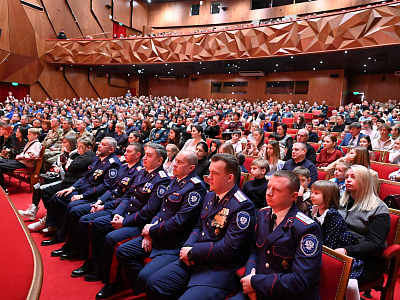 Изображение новости Поздравление военнослужащих и членов их семей с новогодними праздниками №17