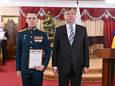 Изображение новости Поздравление военнослужащих и членов их семей с новогодними праздниками №10