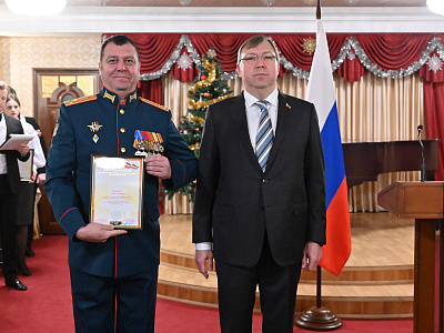 Изображение новости Поздравление военнослужащих и членов их семей с новогодними праздниками №2