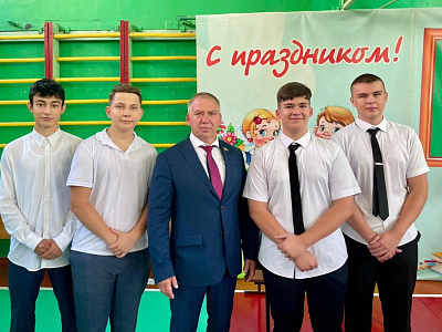 Борис Гуркин поздравил учащихся Лицея № 7 Новочеркасска с Днем знаний