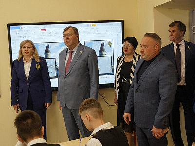 Изображение новости Выездное заседание фракции «Единая Россия» в Законодательном Собрании Ростовской области №16
