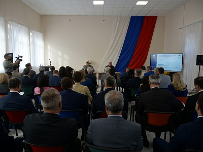 Изображение новости Выездное заседание фракции «Единая Россия» в Законодательном Собрании Ростовской области №40