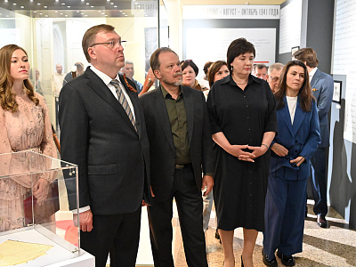 Изображение новости В Ростове-на-Дону открылась выставка, посвященная творчеству Михаила Шолохова в годы Великой Отечественной войны №14