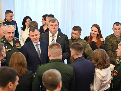 Изображение новости Поздравление военнослужащих и членов их семей с новогодними праздниками №11