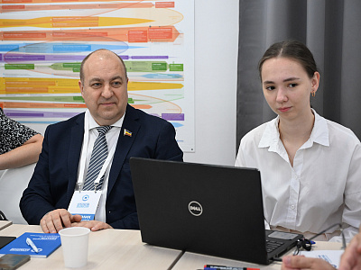 Изображение новости Депутаты приняли участие в разработке рекомендаций по актуализации Стратегии развития Дона до 2030 года №6